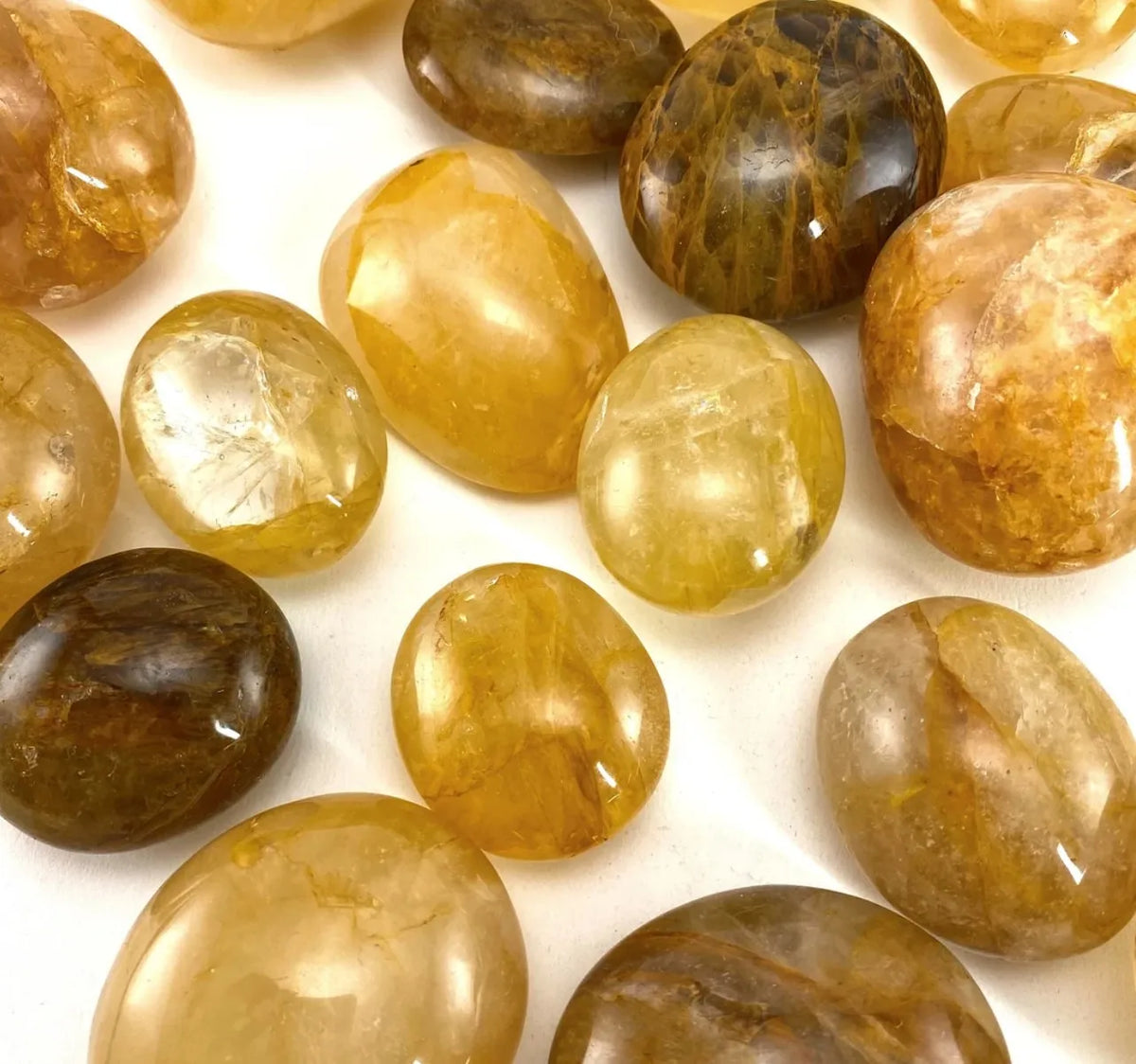 Pierre de quartz guérisseuse dorée naturelle