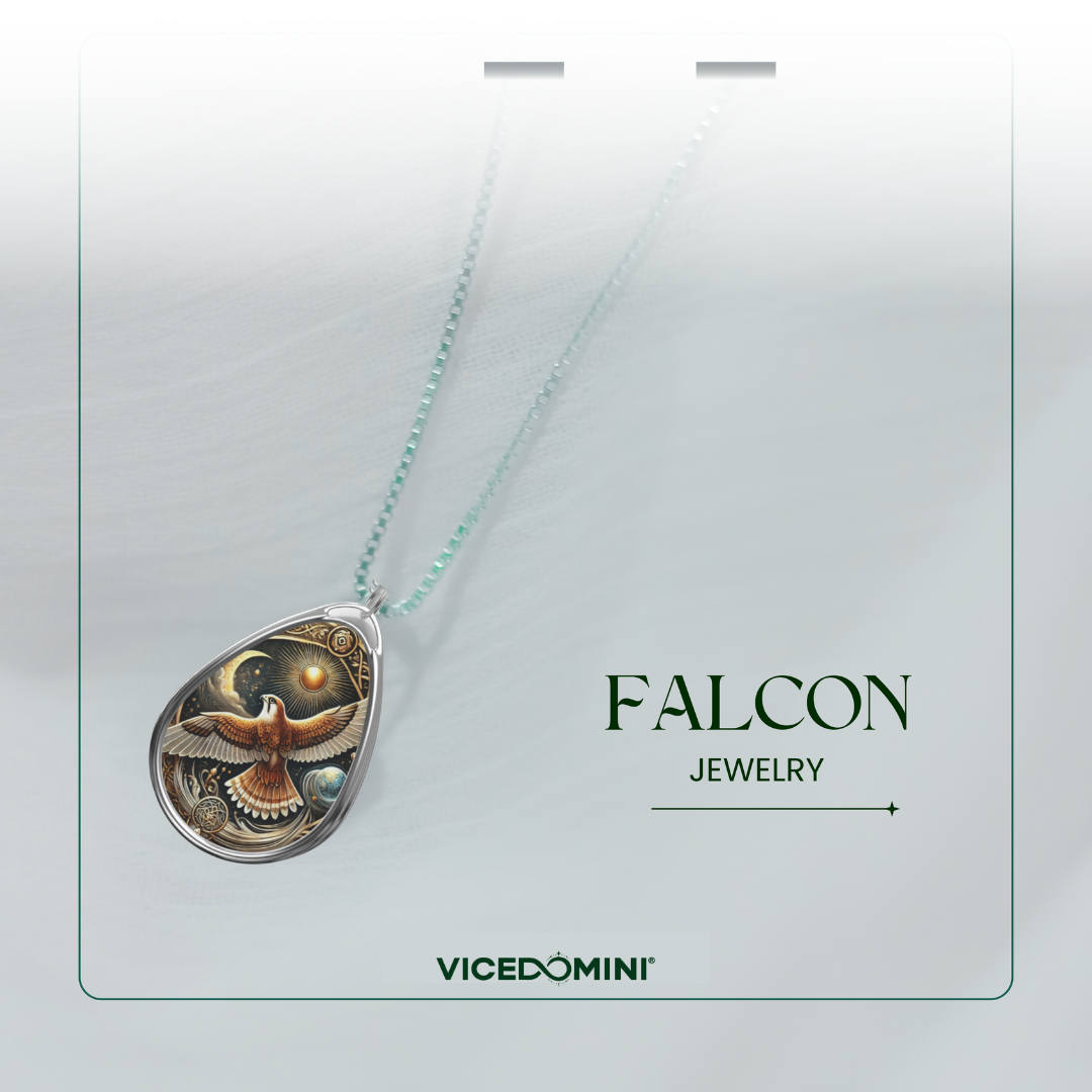 Collier animal esprit faucon