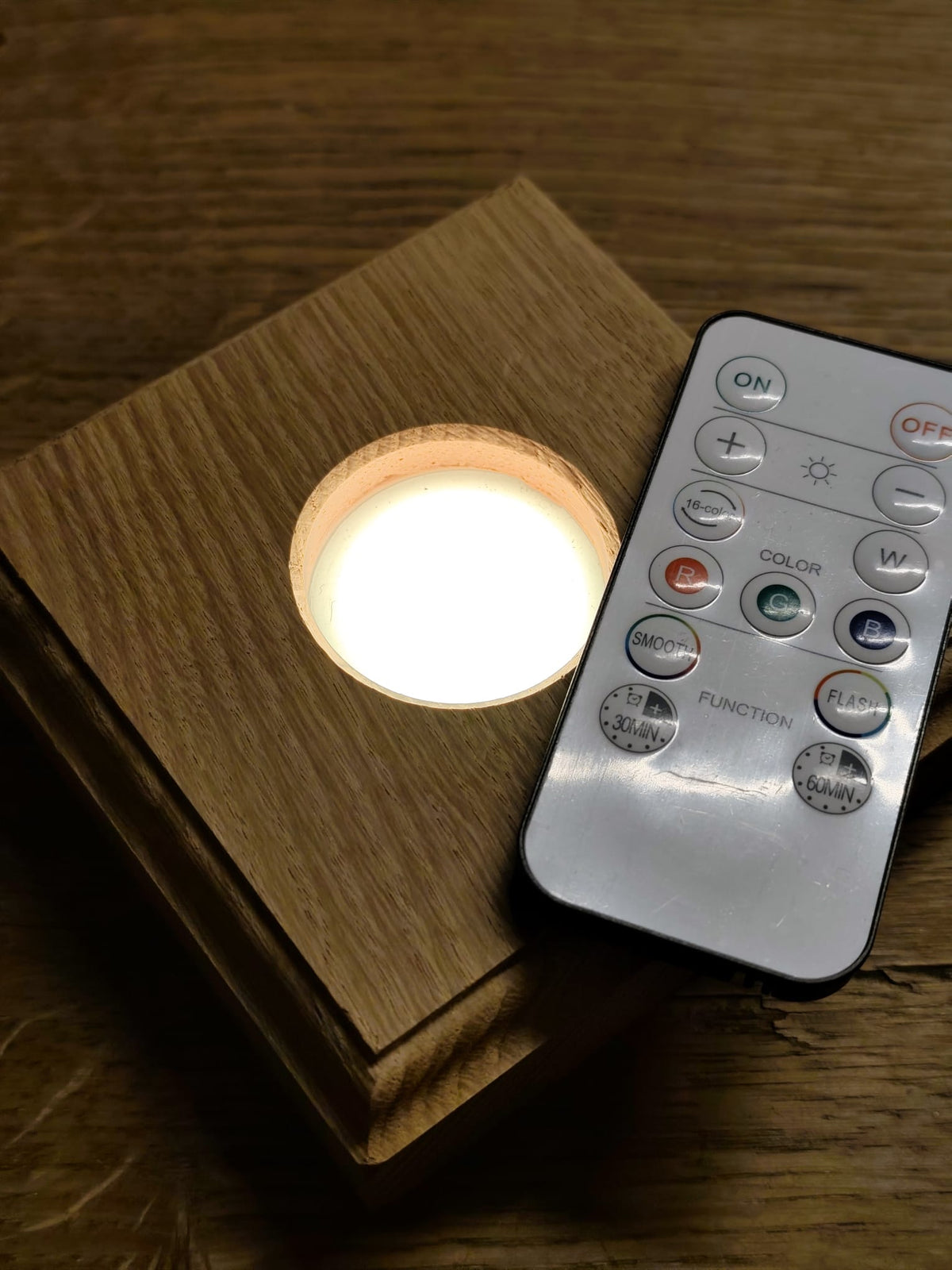 Base Luminosa LED in Legno per Piramide Orgonite